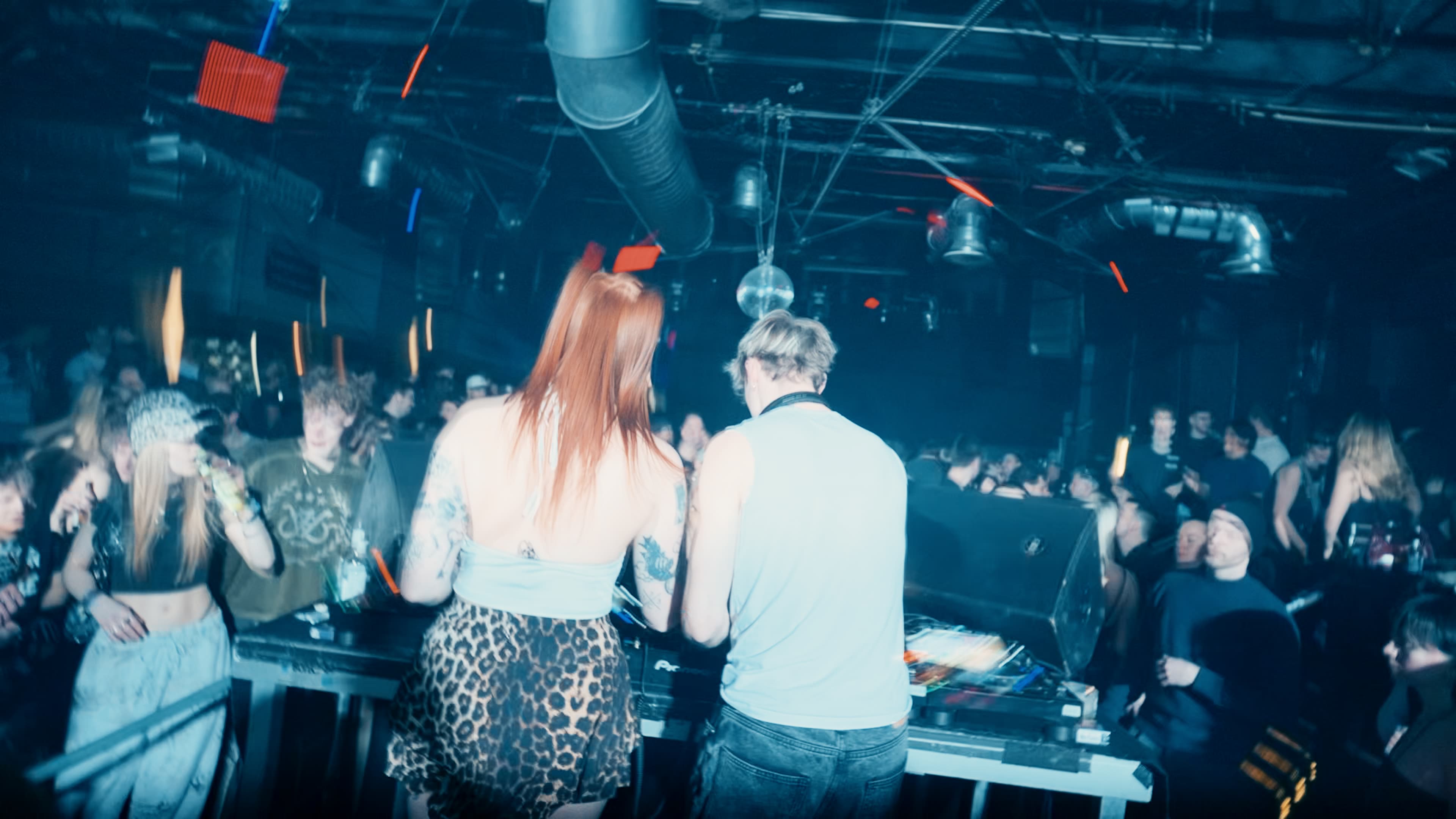 UNROMANTIC live — Photo 2