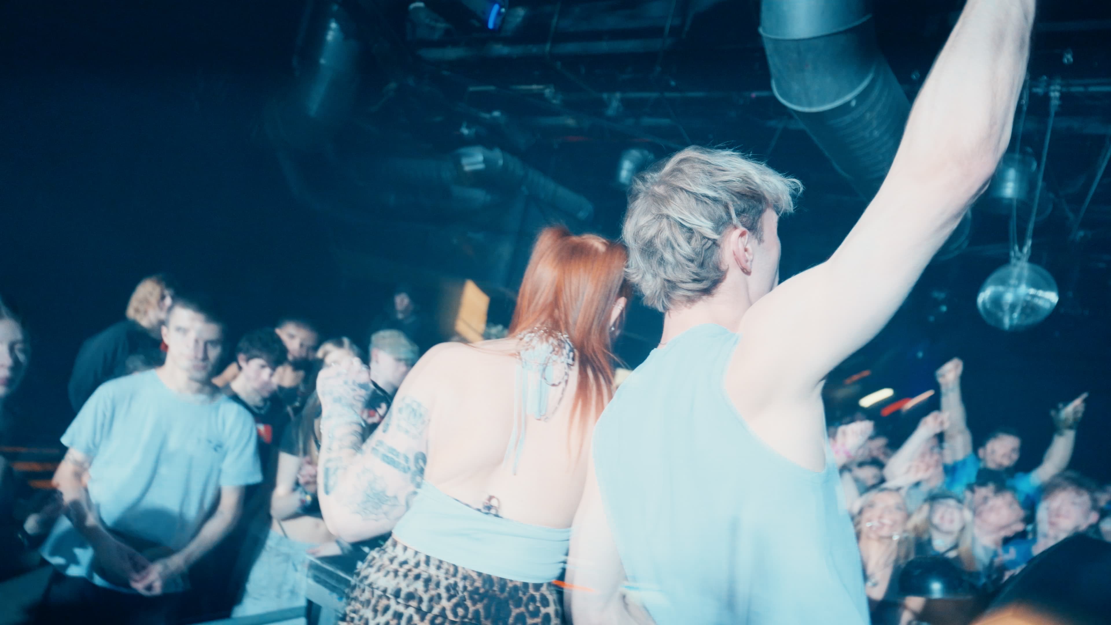 UNROMANTIC live — Photo 3